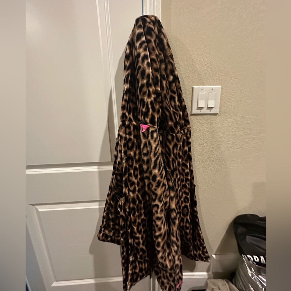 Super Plush Cougar print bathrobe